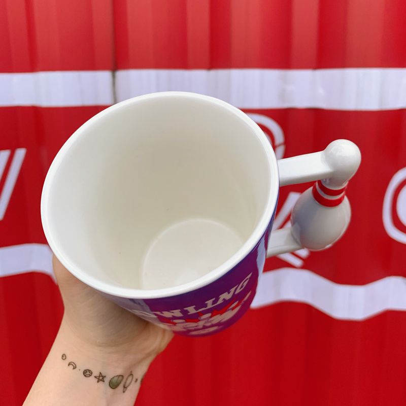 Ceramic Cup With Bowling Ball Shape Handle Application Scenario