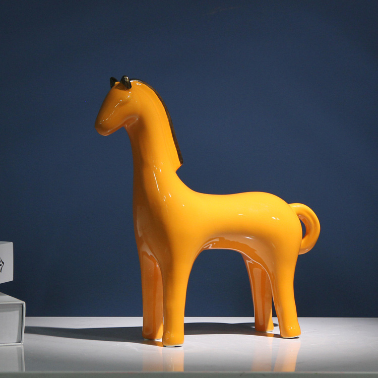 Creative modern and simple ceramic animal home decoration items, horse-to-success desktop display, abstract handicraft arrangement Specification image