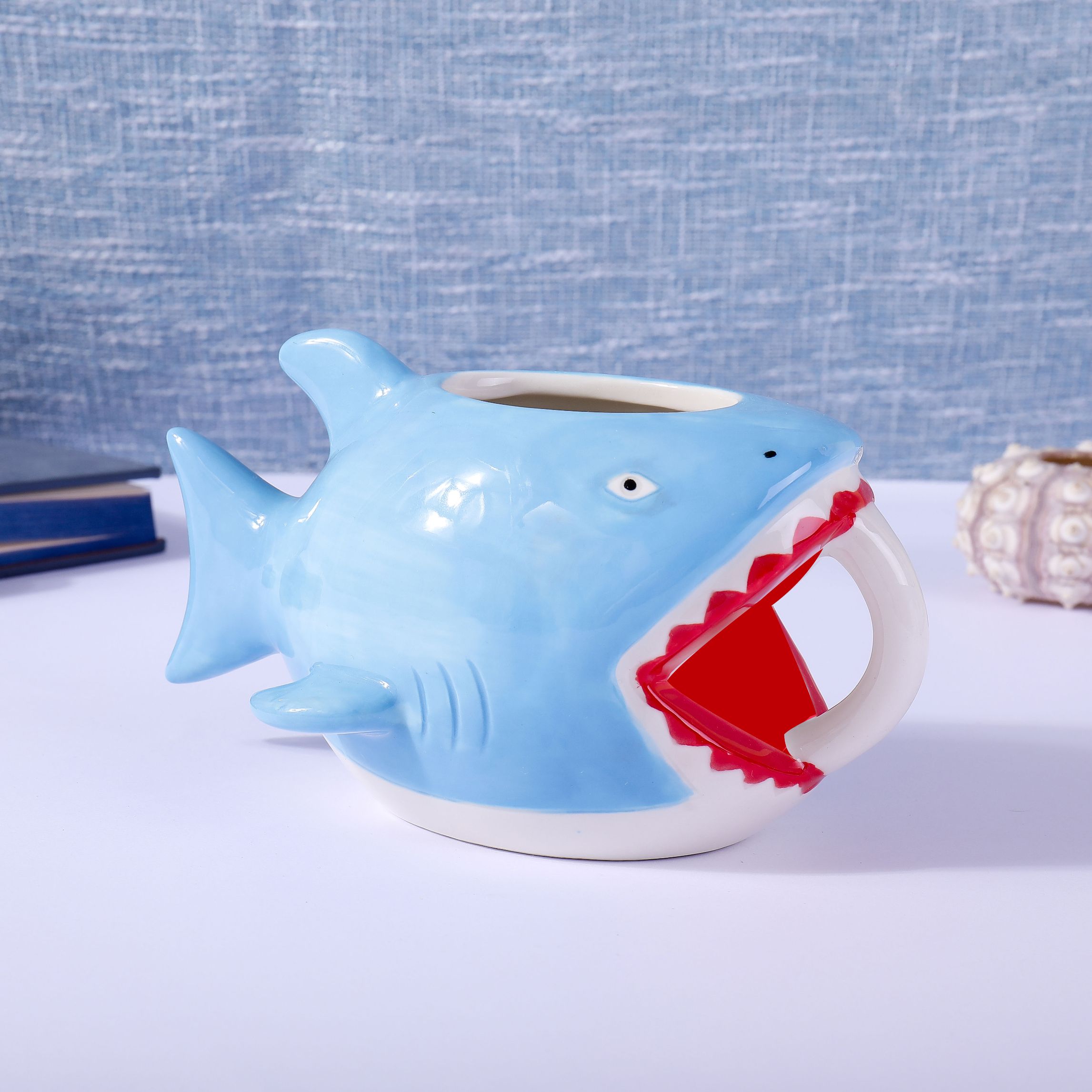 Creative Shark Shape Mug Cartoon Shark Head Ceramic Mug Personality Shark Mark Ceramic Mug Specification drawing