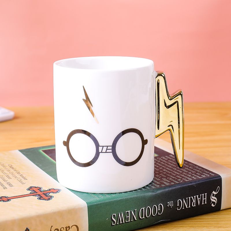Lightning Glasses Mug Creative Lightning Ceramic Cup Personality Lightning Handle Mug Custom Creative Lightning Ceramic Cup Personality Lightning Handle Mug Custom Application Scenario