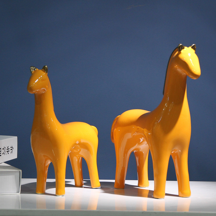 Creative modern and simple ceramic animal home decoration items, horse-to-success desktop display, abstract handicraft arrangement Item Picture