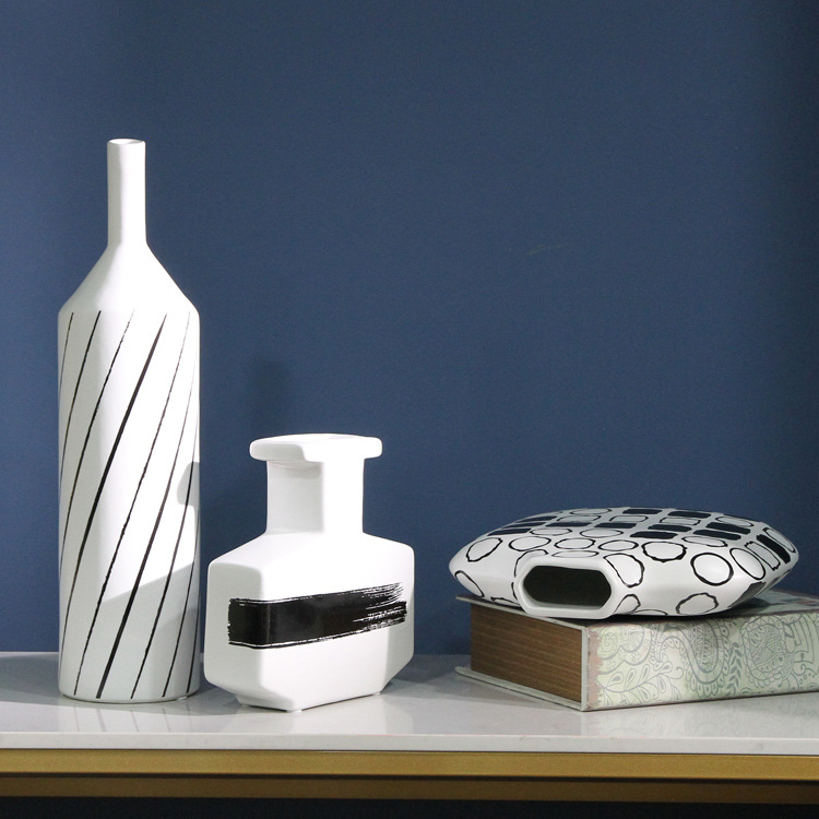 Creative Nordic hand-pulled matte strip geometric simple flower vases, table decorations, modern home ceramic vases Item Picture
