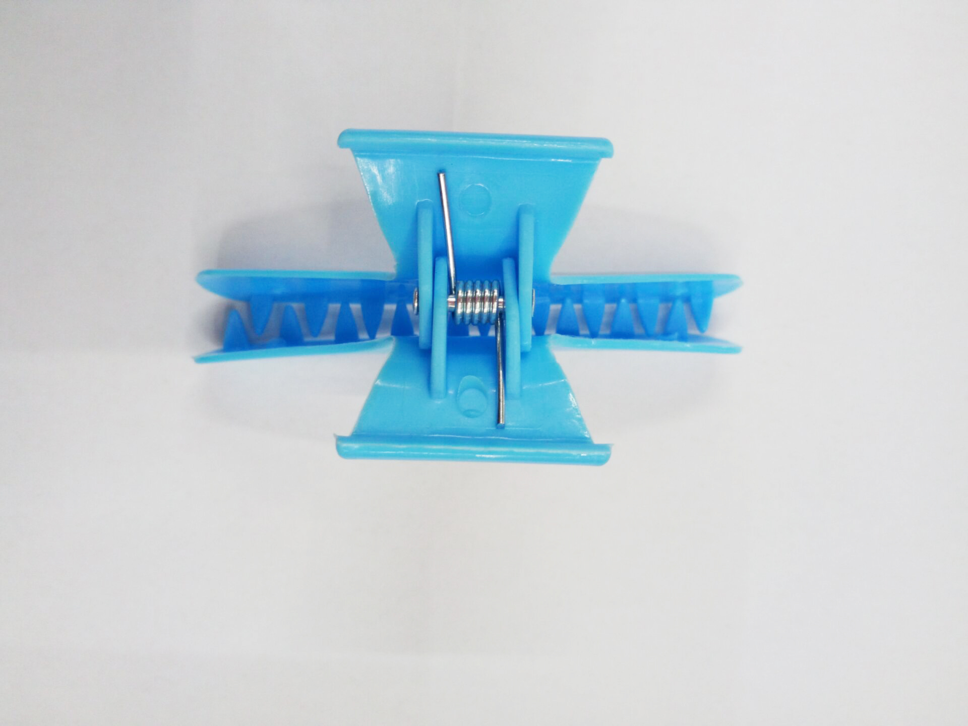 Longfa vanessa offers two sizes of color butterfly hair clips in stock, specifically designed for perming and dyeing pic 2