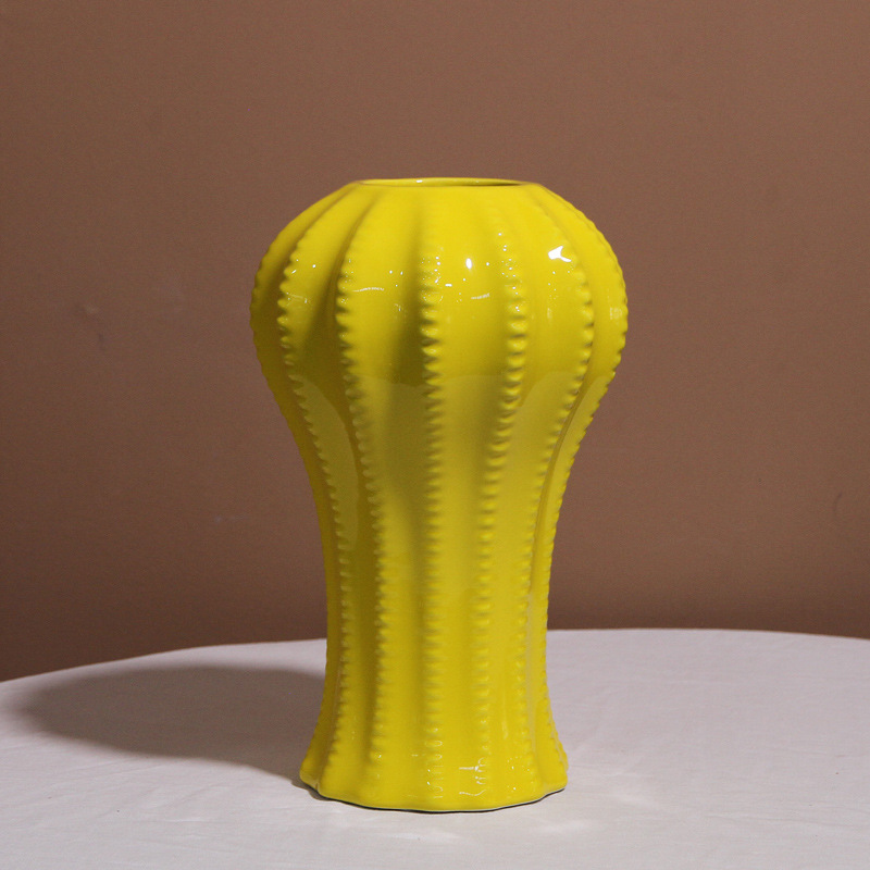 Modern and simple home flower arrangement, flower vases, model rooms, soft furnishings, ceramic vases, ornaments, living room, entrance hall, coffee table decorations Specification image