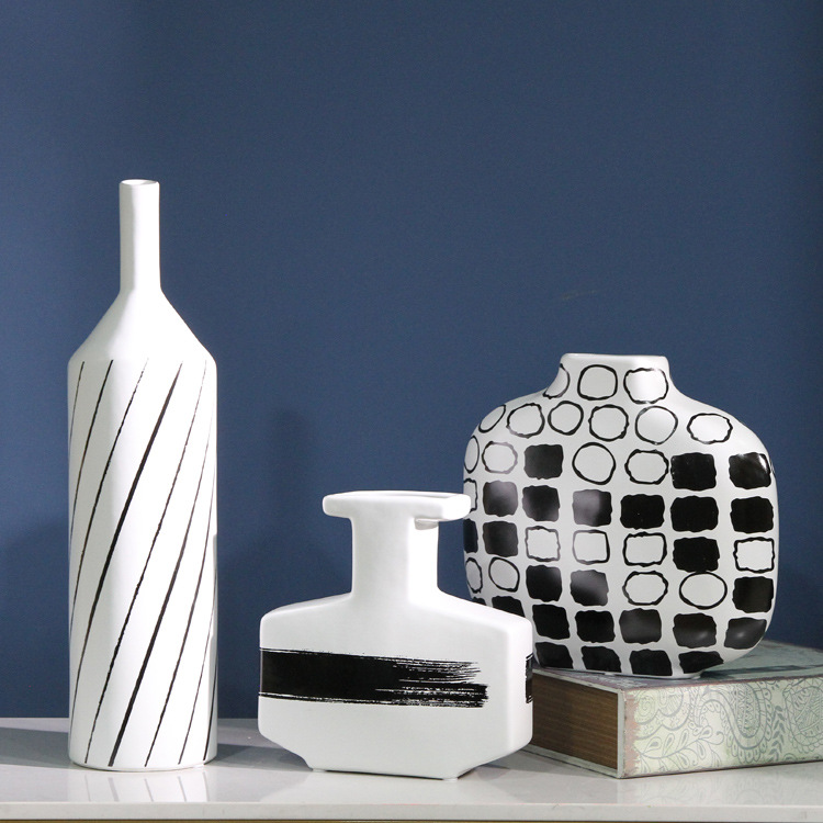 Creative Nordic hand-pulled matte strip geometric simple flower vases, table decorations, modern home ceramic vases