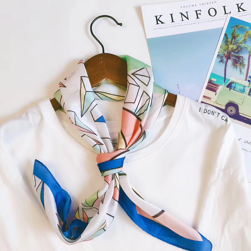 soul mate for autumn and winter: why do you need a Korean version of small square scarf