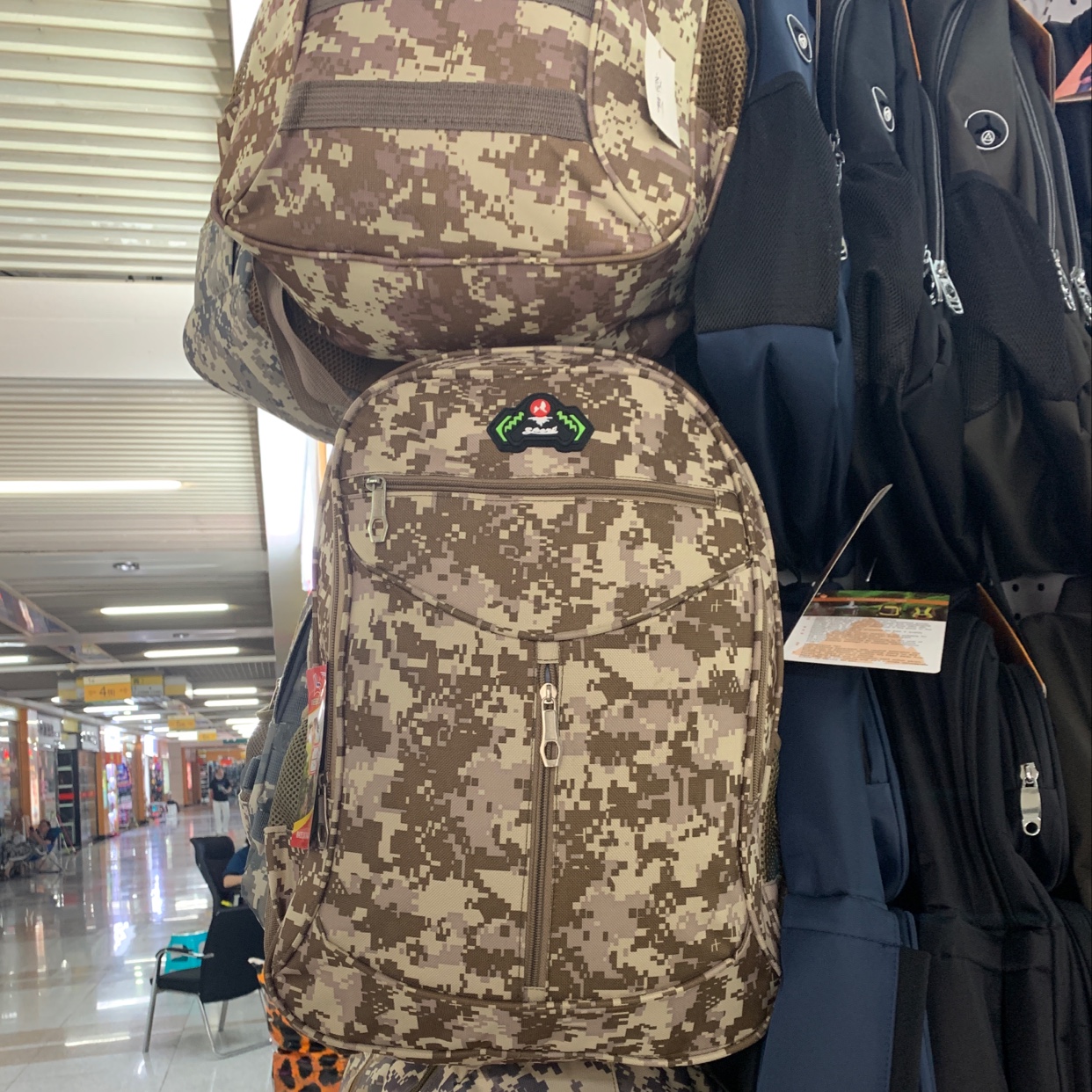 超大容量旅行包双肩背包男士书包双肩背包