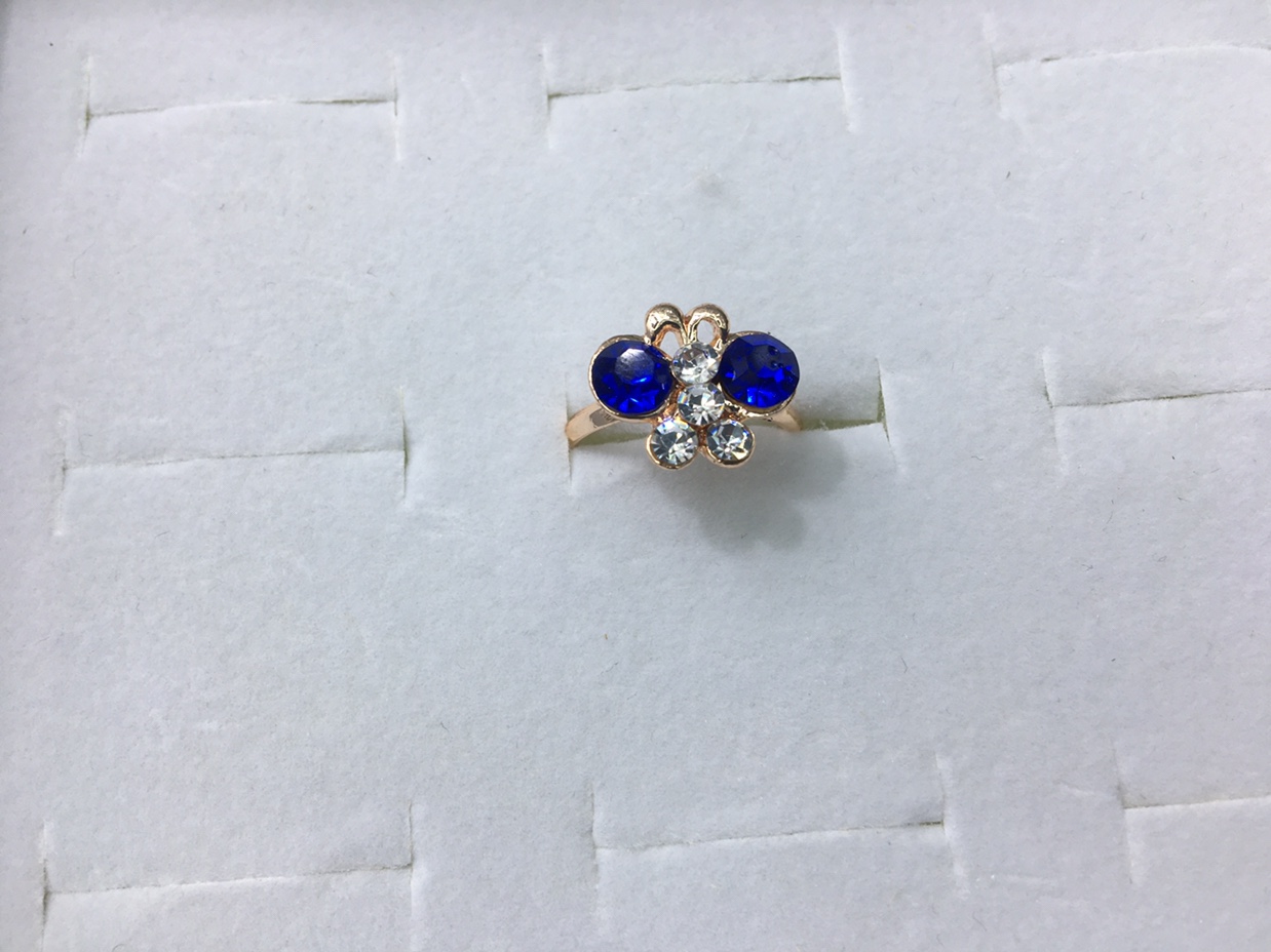 Beautiful butterfly opening royal blue rhinestone alloy ring