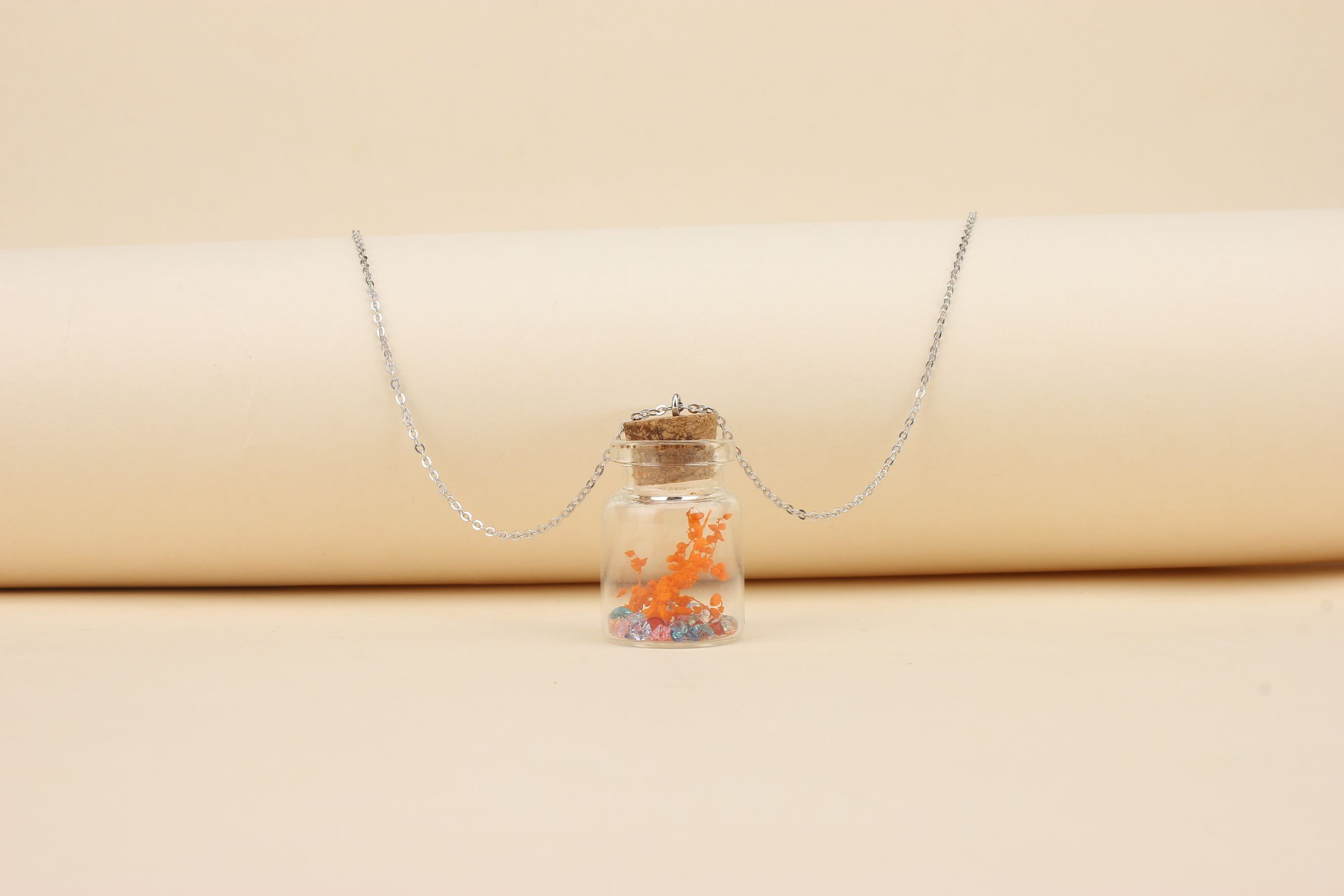 Glass bottle necklace details Picture