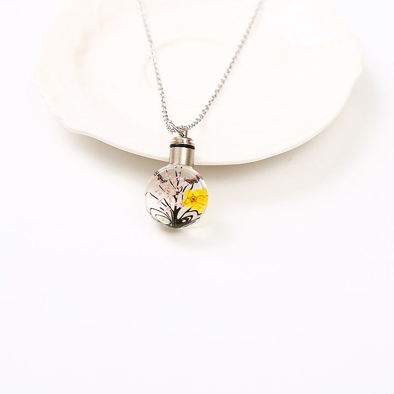 Colorful luminous dried flower necklace, Life tree plant Time gemstone handcrafted glass jewelry pendant Application Scenario