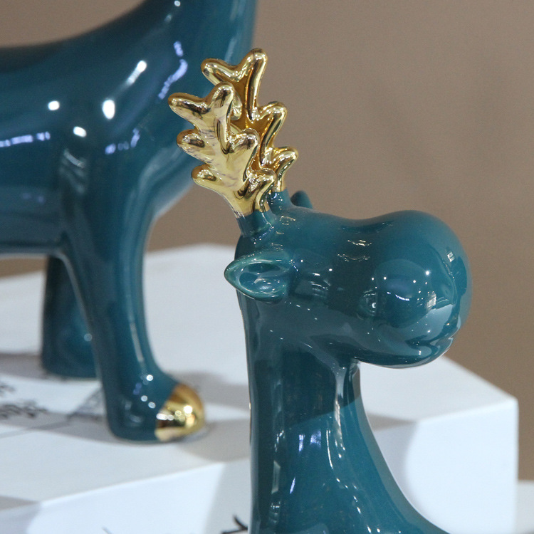 Factory direct sales of modern creative ceramic animal ornaments for a family of three. One deer with you, a warm home desktop decoration Item Picture