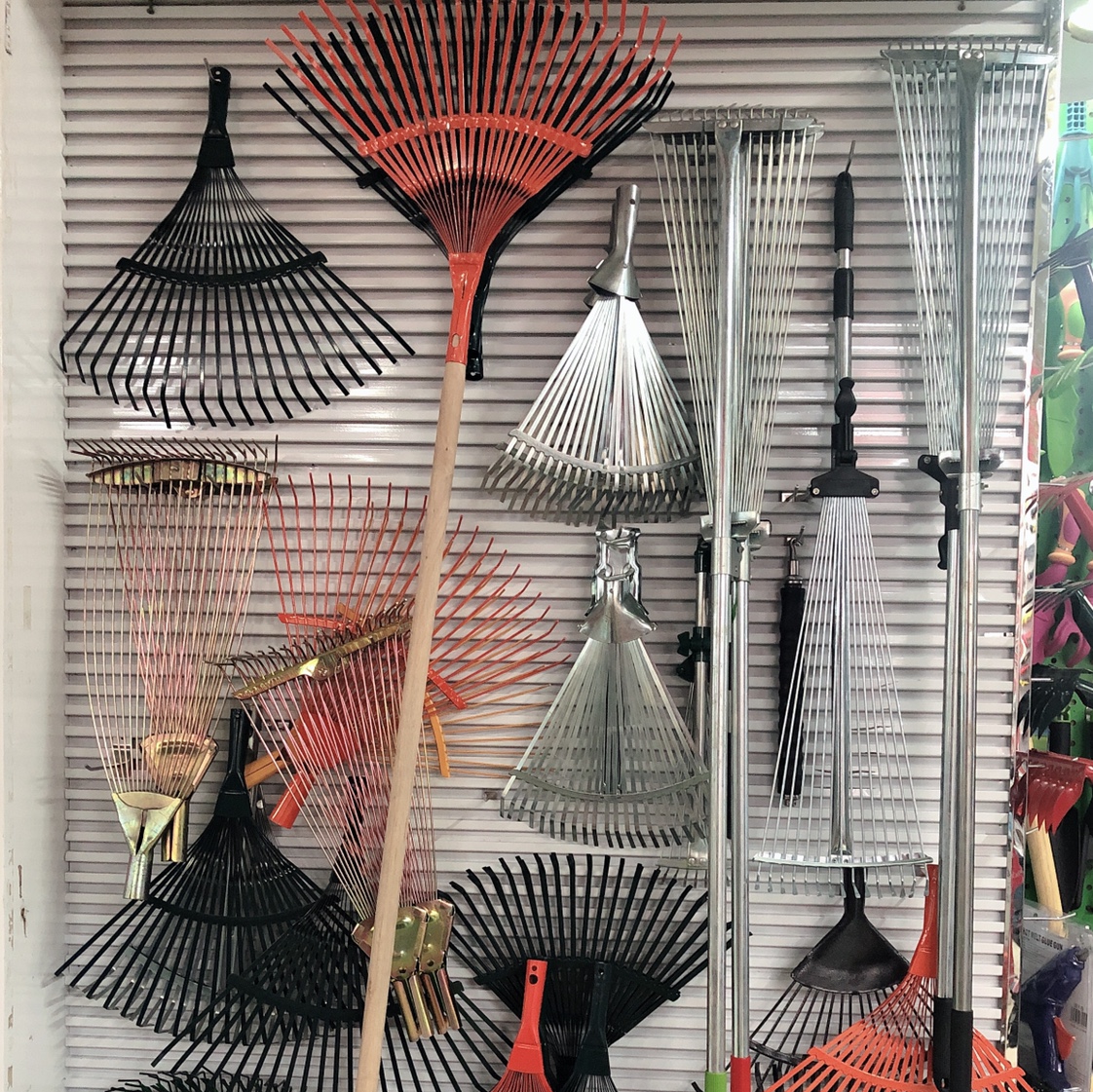 永康厂家直销，22齿台式铁草耙，东南亚销款，扁丝耙，园林工具，园林草耙，落叶耙详情图6