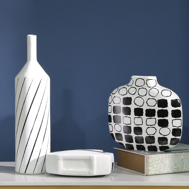 Creative Nordic hand-pulled matte strip geometric simple flower vases, table decorations, modern home ceramic vases undefined