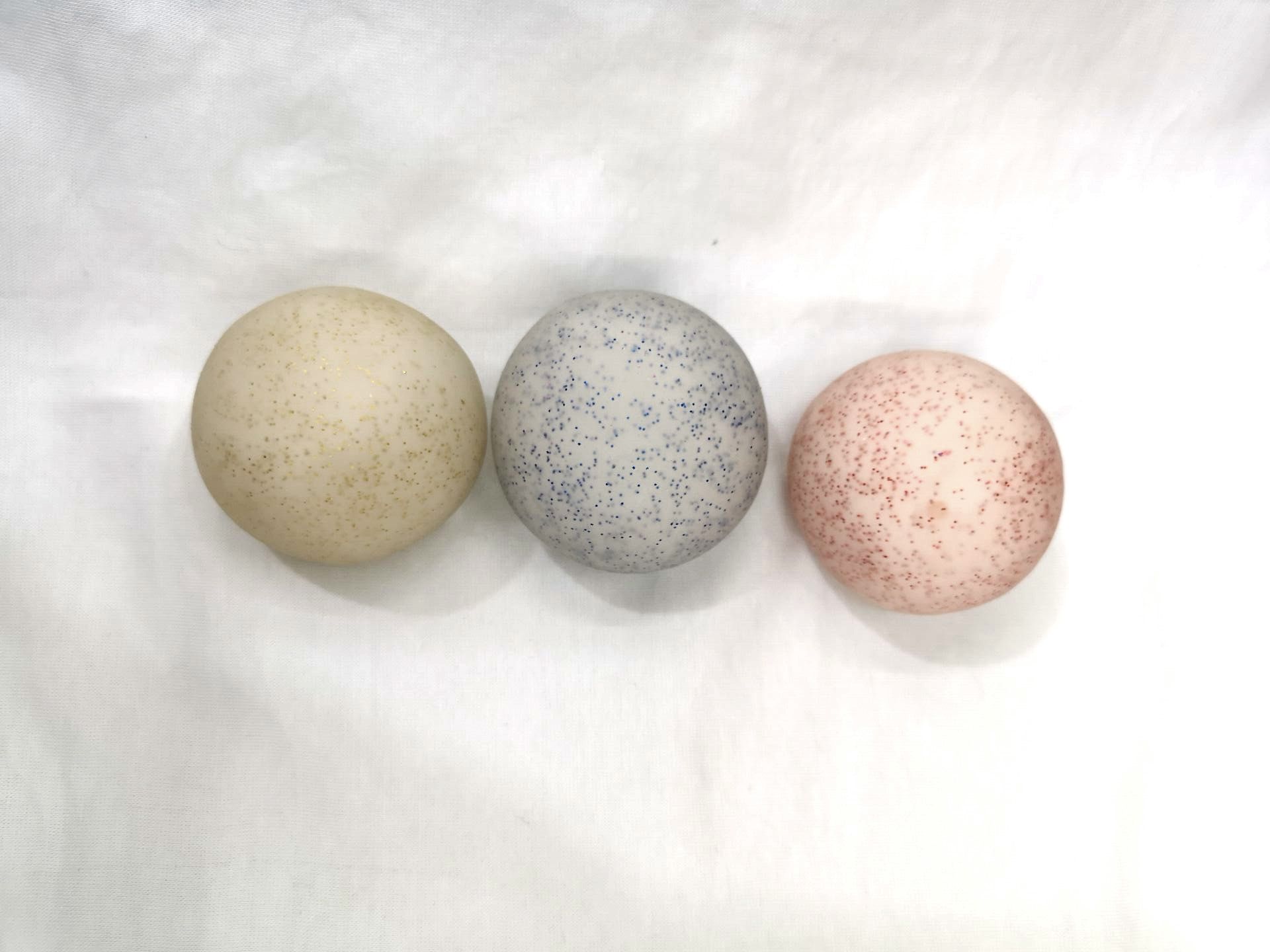 Factory direct selling 6cm golden onion starch balls thumbnail