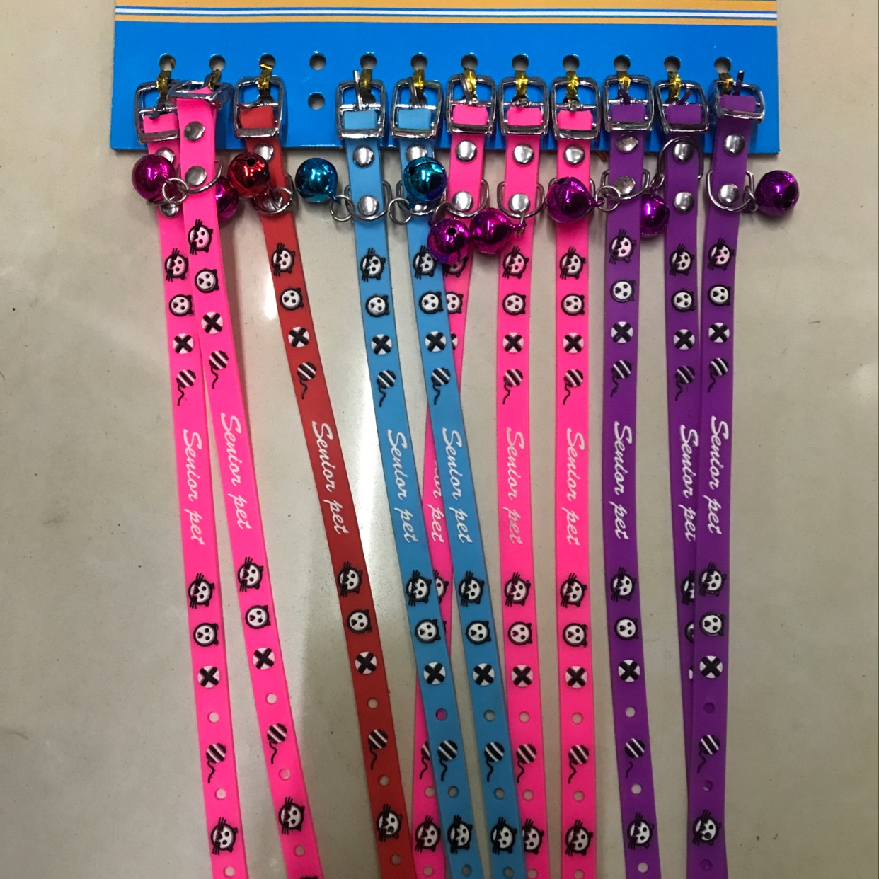 1.0脚印软胶项圈 硅胶宠物项圈 狗链锚链 颈圈细节图