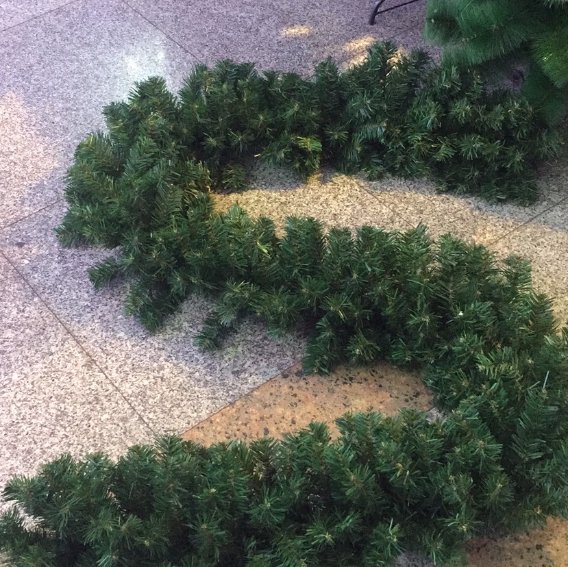 Yiyang Christmas Craft 2.7-meter-long rattan, 230 heads, 24 centimeters in diameter, 200 heads in total Specification image