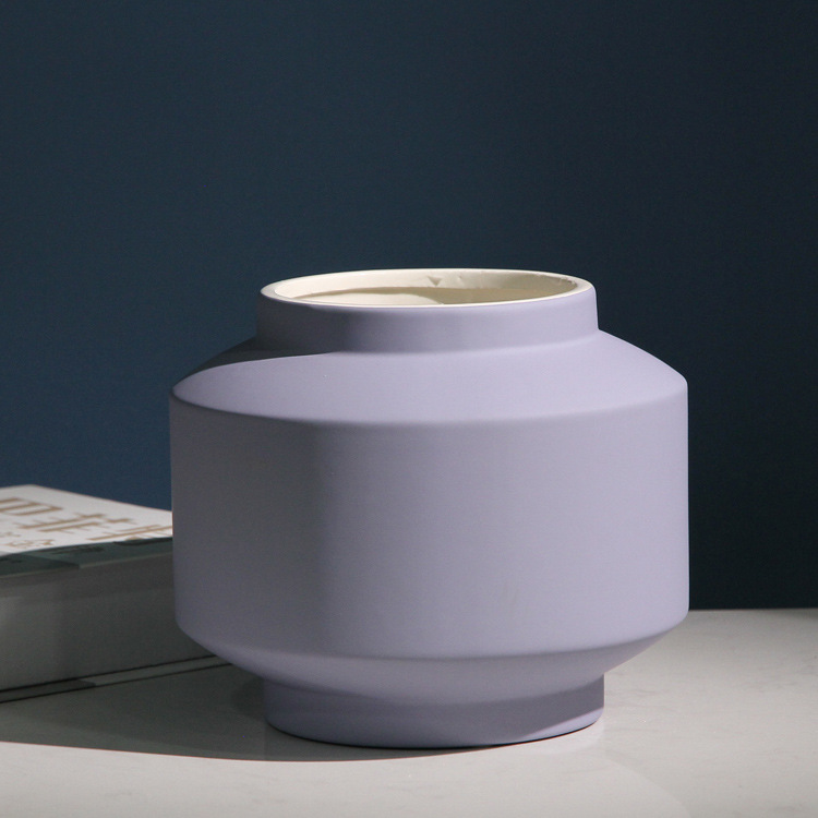 Factory direct sales of desktop ceramic vases, Nordic Morandi color flower vases and decorative items, simple and modern home decorations Item Picture