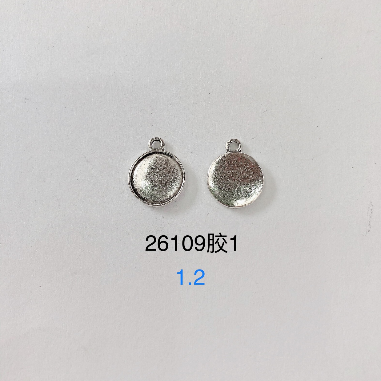 Zinc alloy pendants. Necklace and bracelet accessories 26109