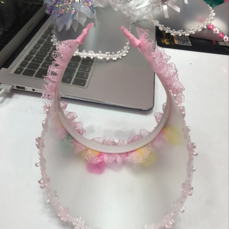 女童发箍式空顶帽 蕾丝太阳帽 彩色5办花亮钻遮阳帽夏帽批发白底实物图