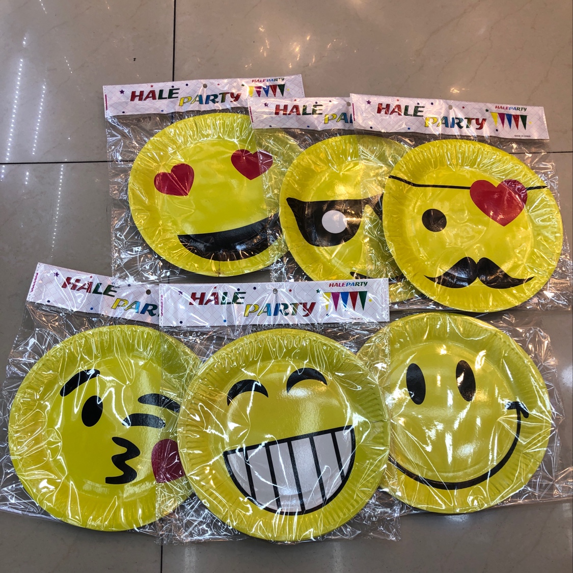 7寸笑脸盘子，一件装400包，一包装10个，每包清装的，一件可以混色产品图