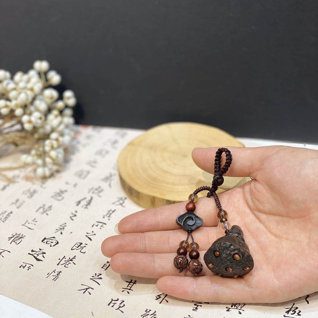 黑檀木莲蓬钥匙扣细节图