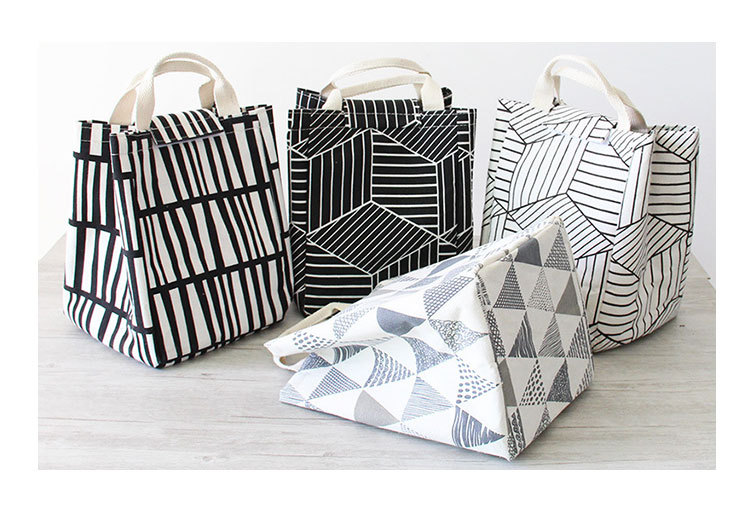 Yiwu Selection cartoon square cotton and hemp rope travel bag shoe bag convenient makeup bag cartoon insulation bag undefined