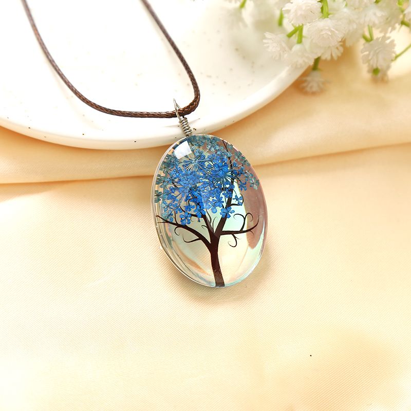 Dried flower Life tree necklace Application Scenario