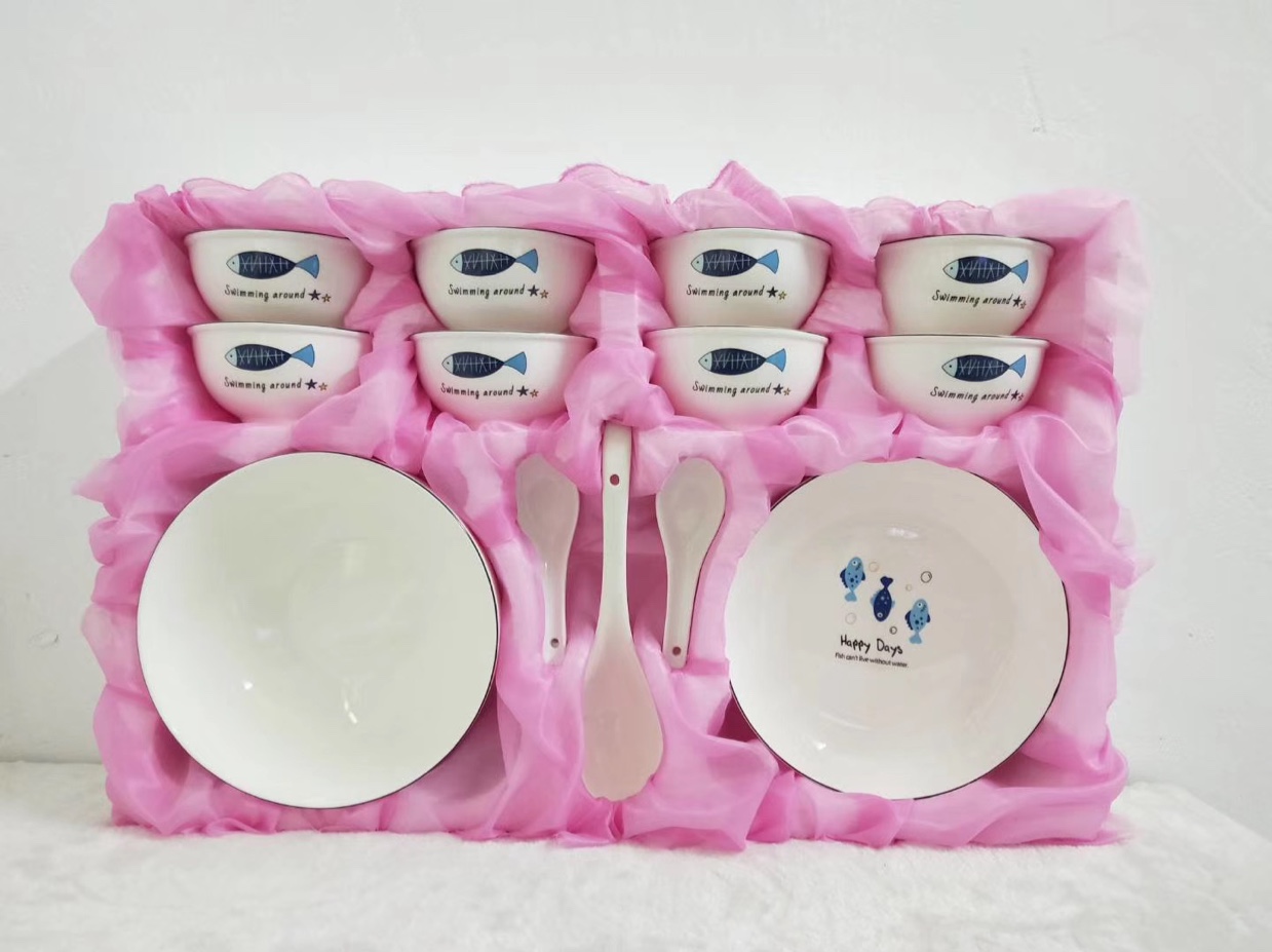 A 22-piece European-style tableware set Application Scenario