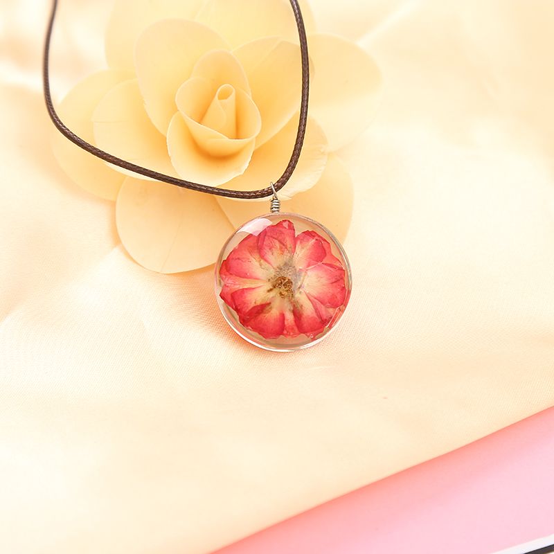 Rose dried flower necklace, a popular DIY product, factory direct sales, irresistibly charming Application Scenario