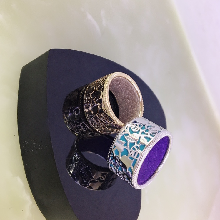 S925 silver ring 3D hollow out design ring can be epithelial inside