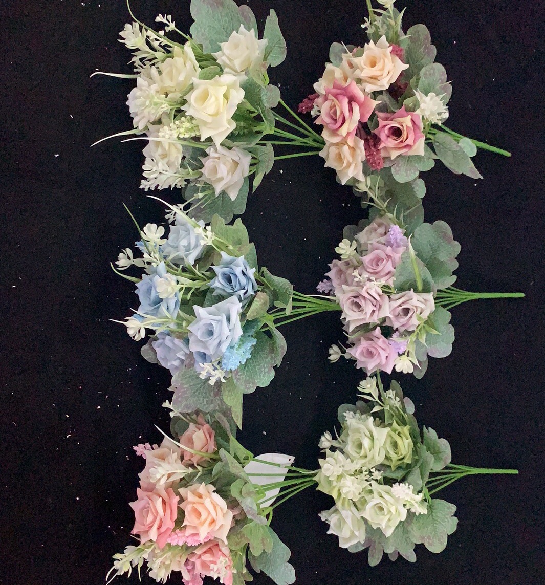 7 Pull the white roses thumbnail