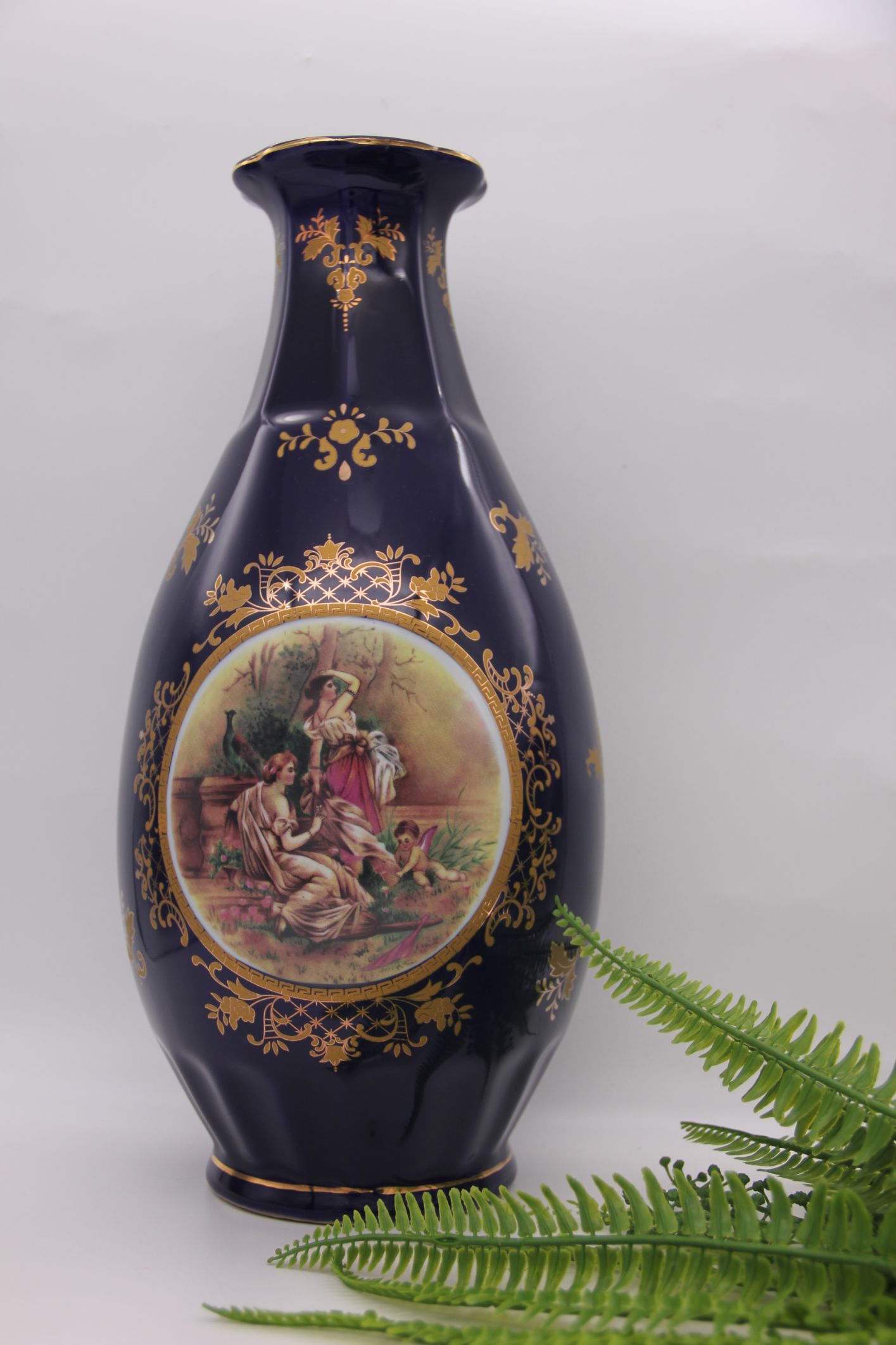 Factory direct European western ceramic vase living room flower arrangement hotel porch happy vase dry flower decoration thumbnail