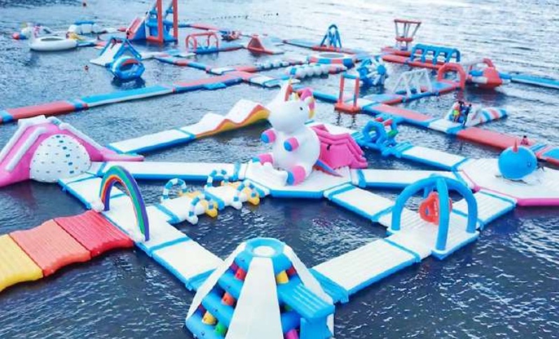 福斯特气模厂家直销充气水上玩具充气水池冲关