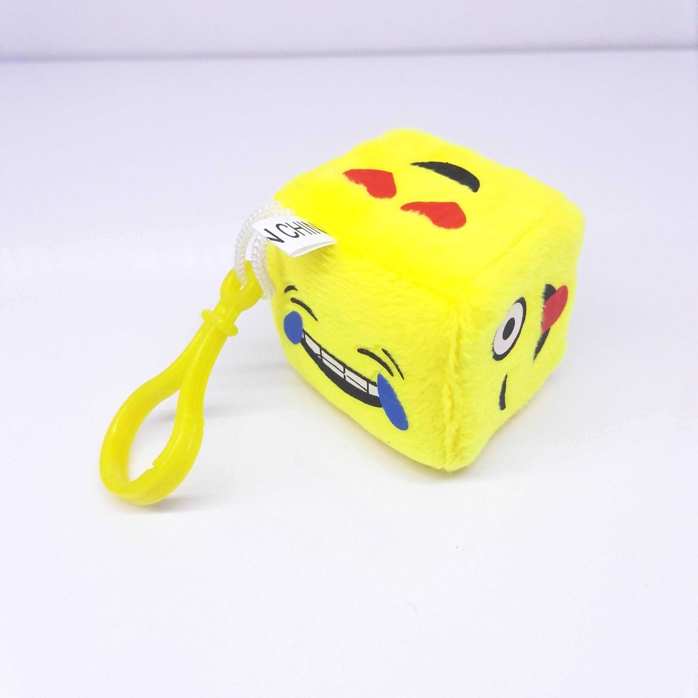 Source manufacturer 4cm facial plush square crystal super flexo printing facial dice creative plush toy thumbnail