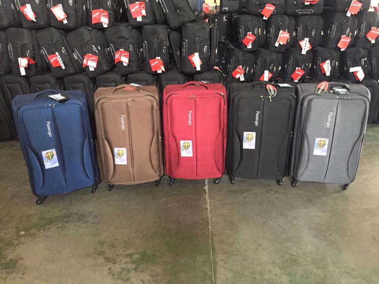 618-4 nylon material 4pcs 4wheels luggage set图