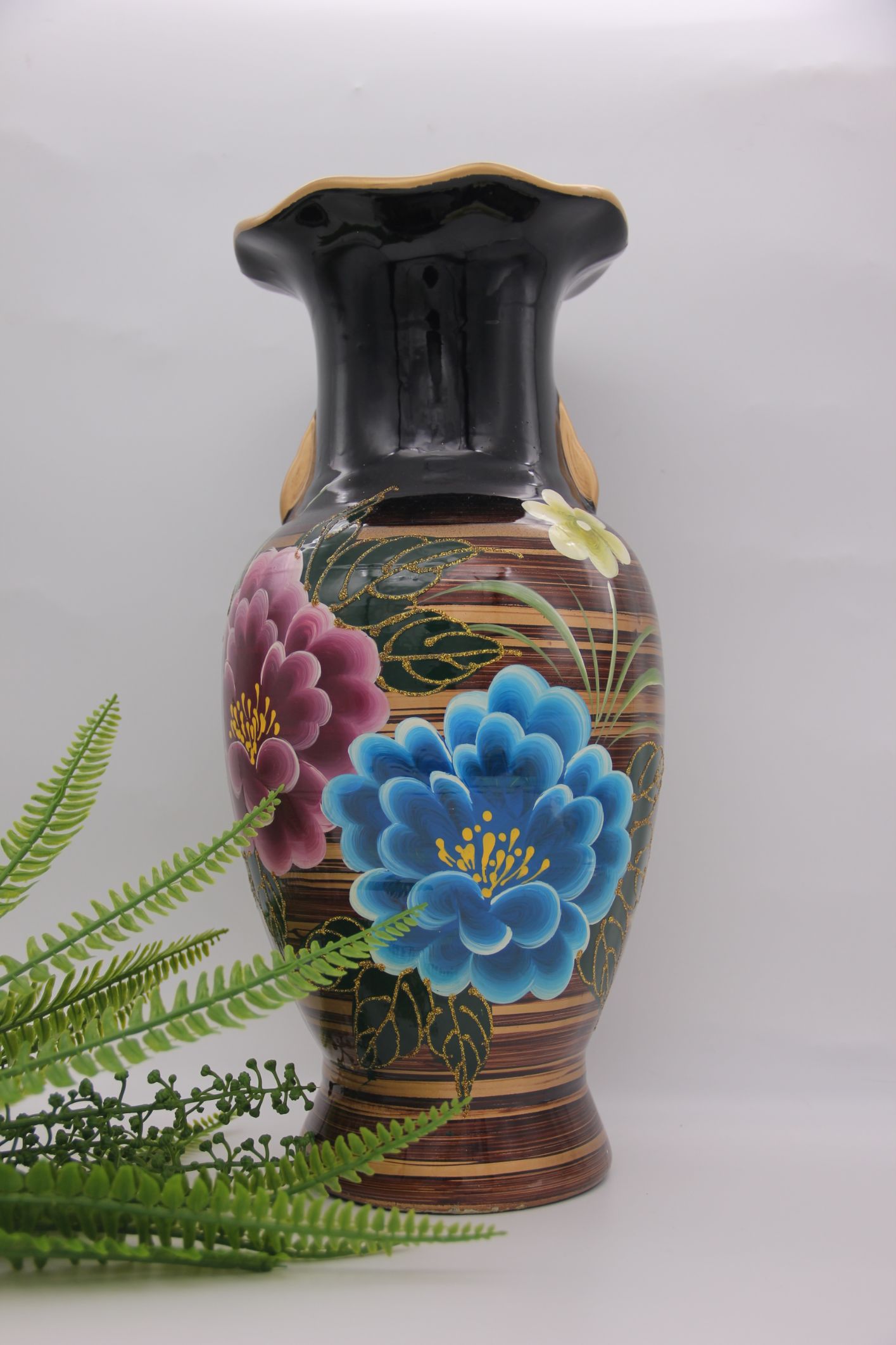 Pottery and porcelain craft decoration living room flower arrangement hotel porch happy vase dry flower decoration