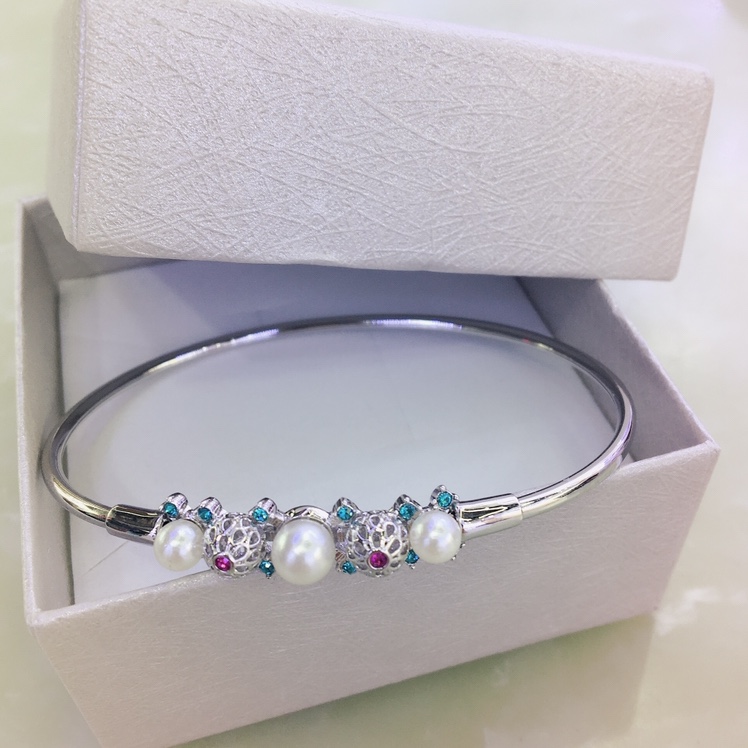 Europe and the United States hot - selling new bracelet unilateral open bud pearl series bracelet thumbnail