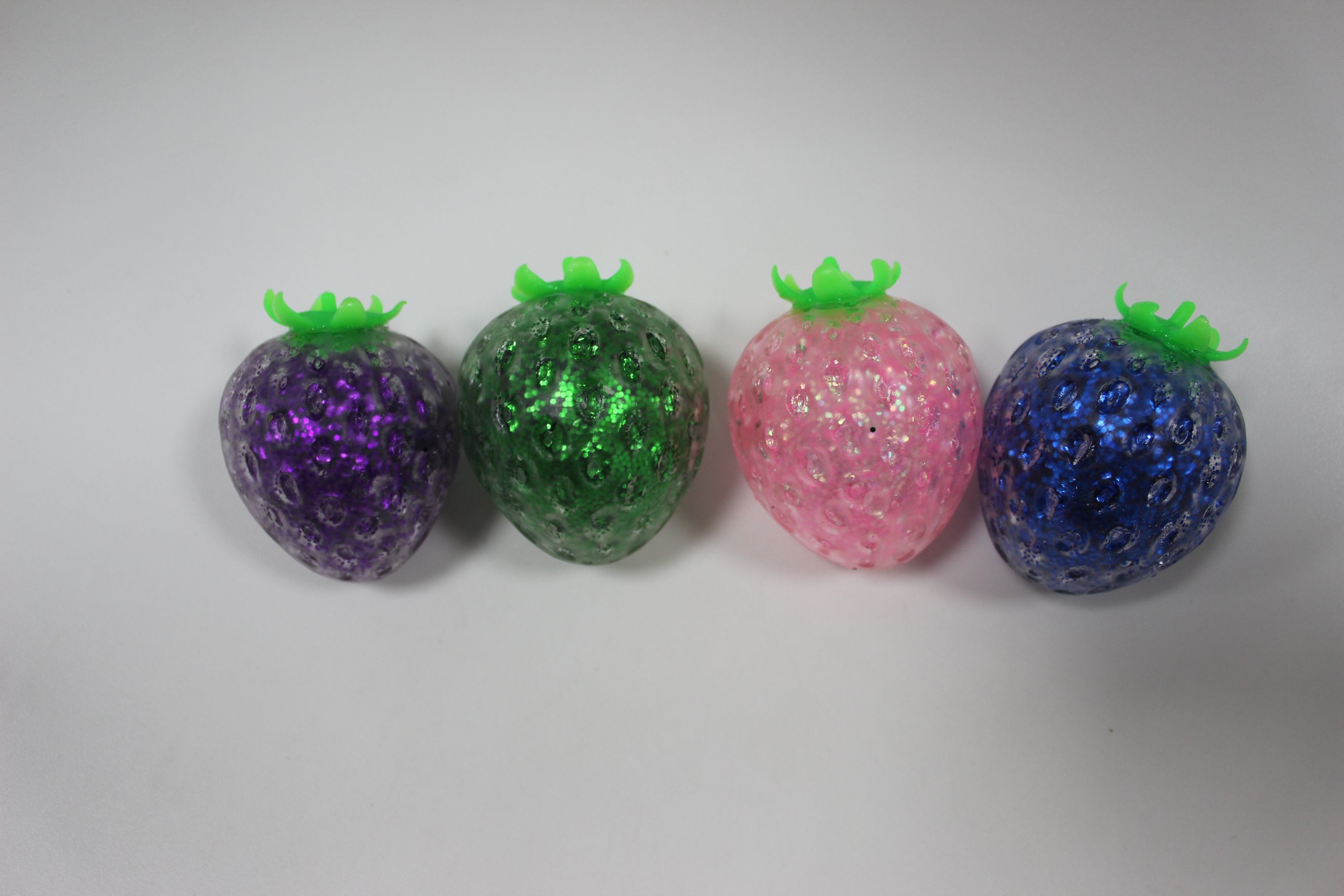 厂家直销 金葱草莓带灯