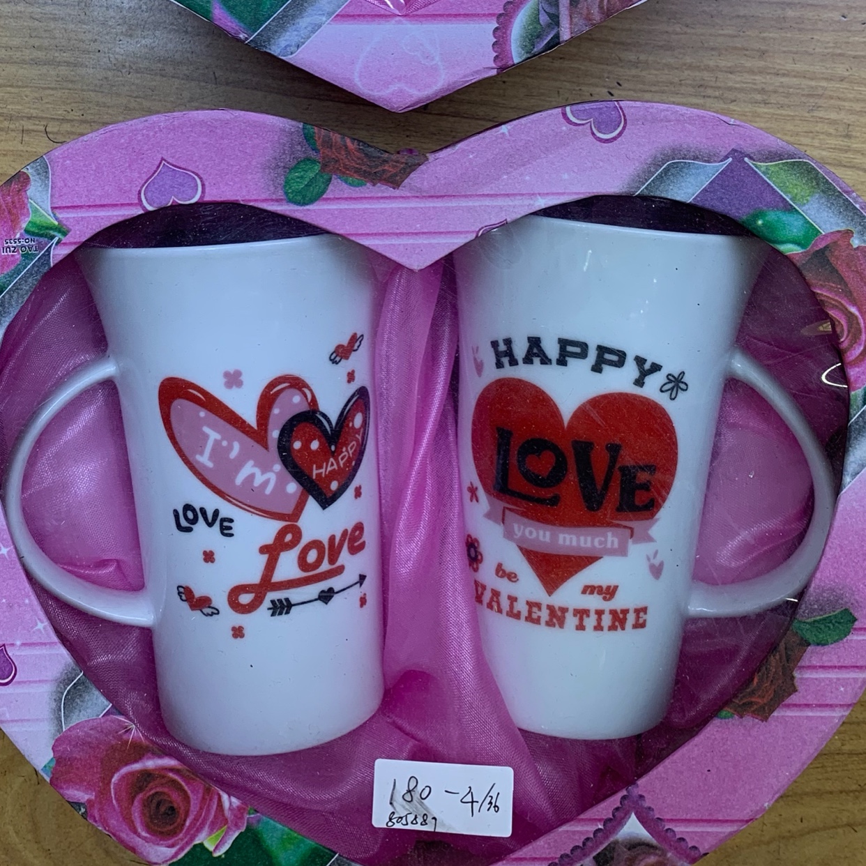 Heart-shaped box-shaped couple cups, popular warm cups, ceramic cups, coffee water cups, decal custom pattern cups, mugs, ceramic spoons with spoons, office water cups, meeting tea cups details Picture