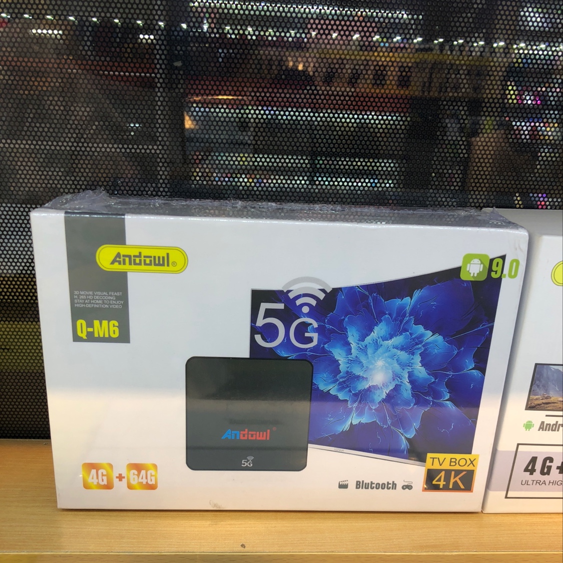 Q - M6 set-top boxes full figure