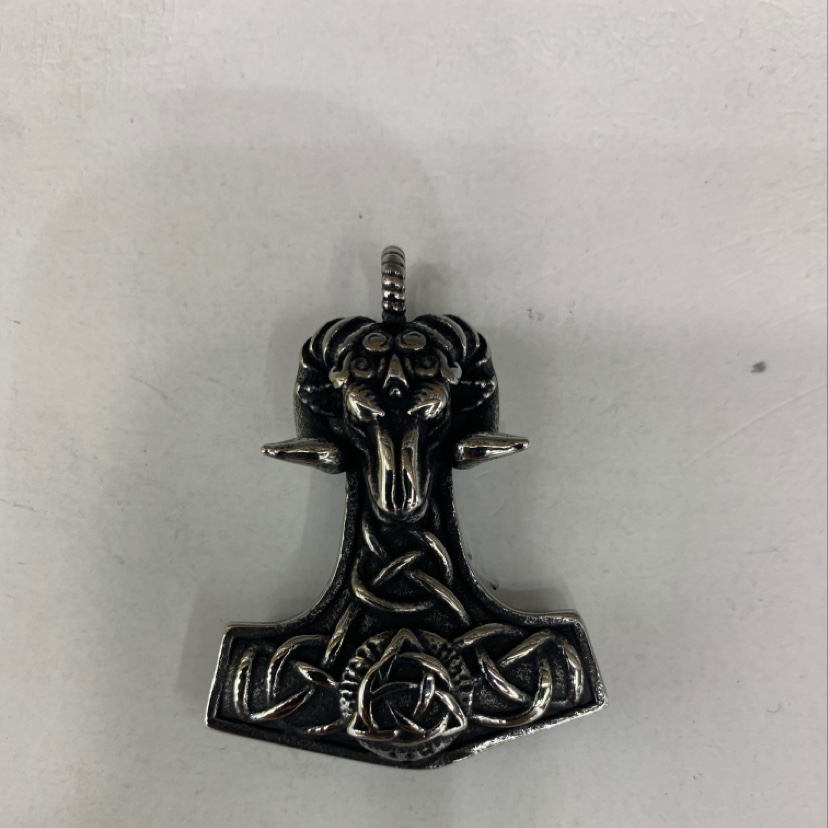 2019 European and American bold star Skull Necklace for men, titanium steel personalized Ghost head Pendant, punk stainless steel accessories full figure