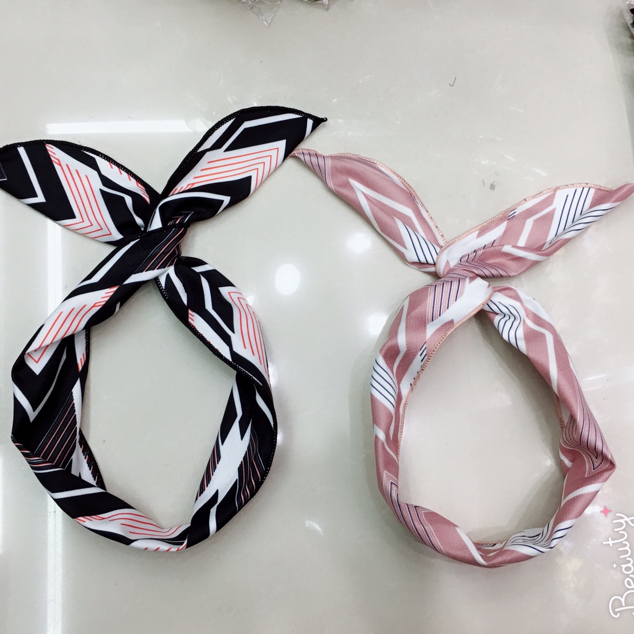 网红款尖头发带产品图