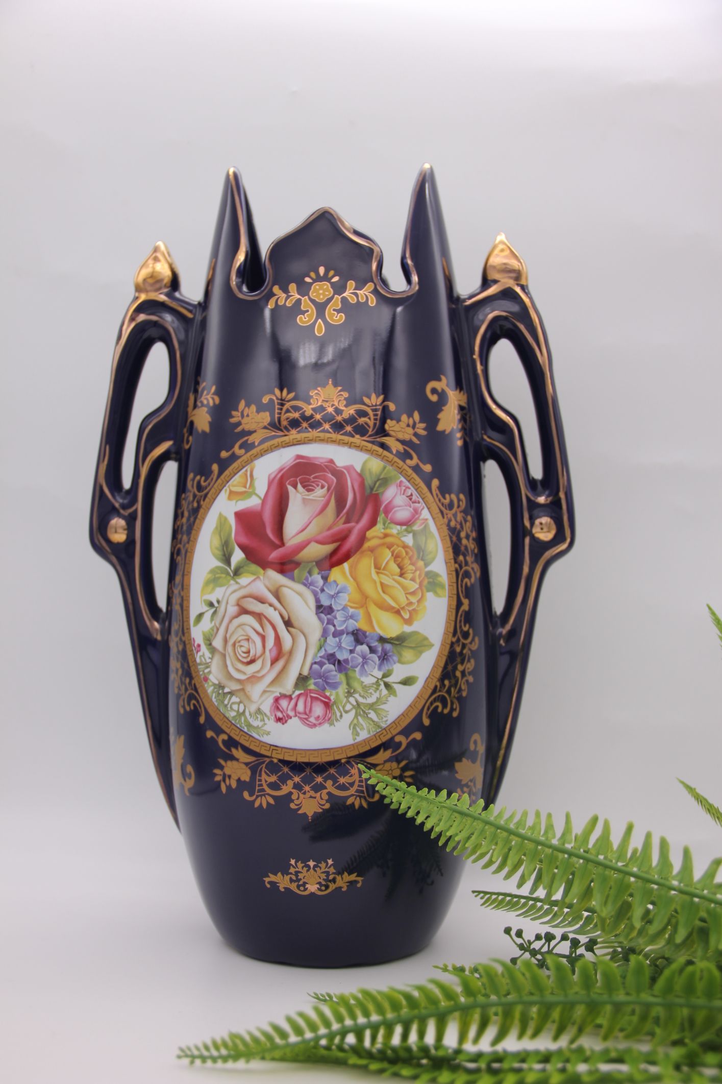 European-style ceramic vase living room flower arrangement Hotel porch happy vase dry flower decoration full figure