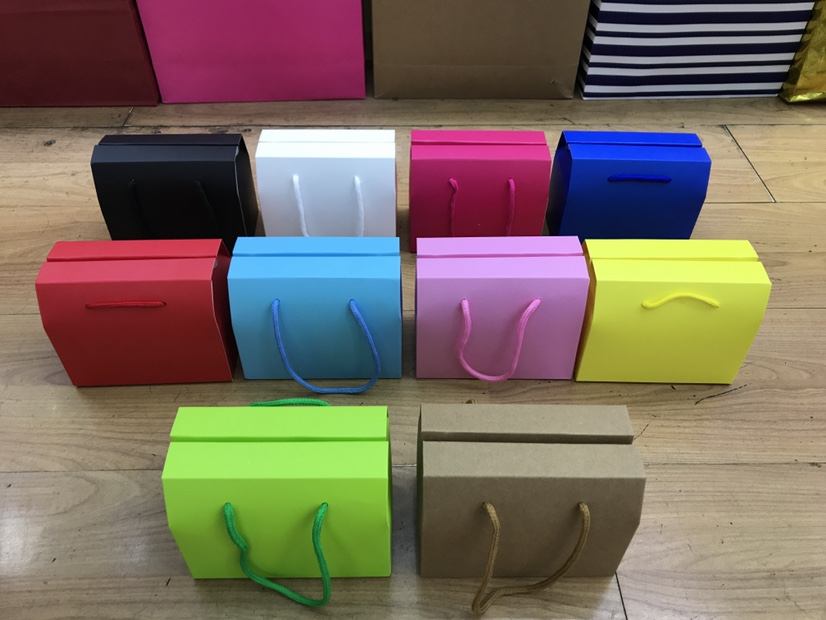 One-piece packaging box, gift bag, paper products, souvenirs, daily packaging, gift box, packaging paper, gift bag, one-piece packaging box details Picture