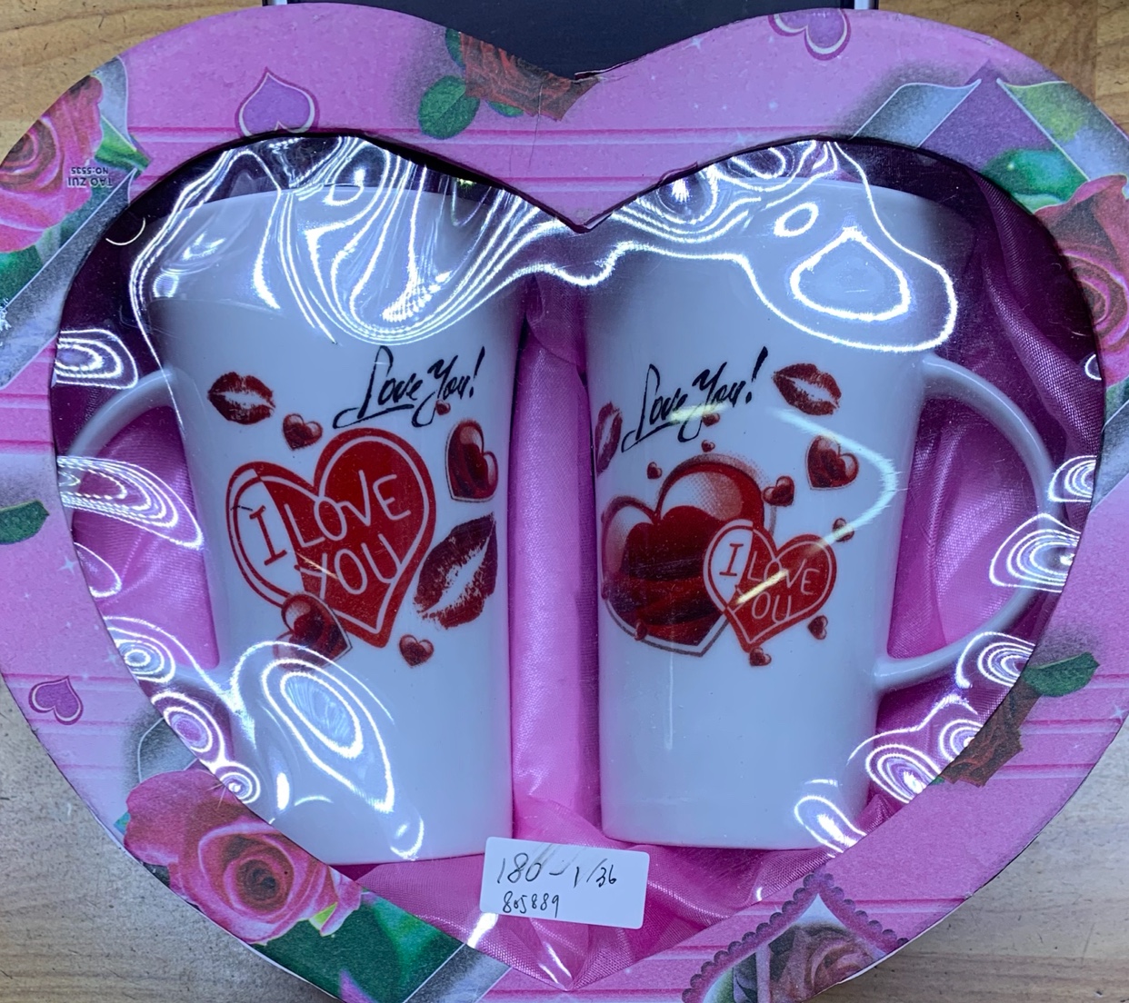 Heart-shaped box-shaped couple cups, popular warm cups, ceramic cups, coffee water cups, decal custom pattern cups, mugs, ceramic spoons with spoons, office water cups, meeting tea cups