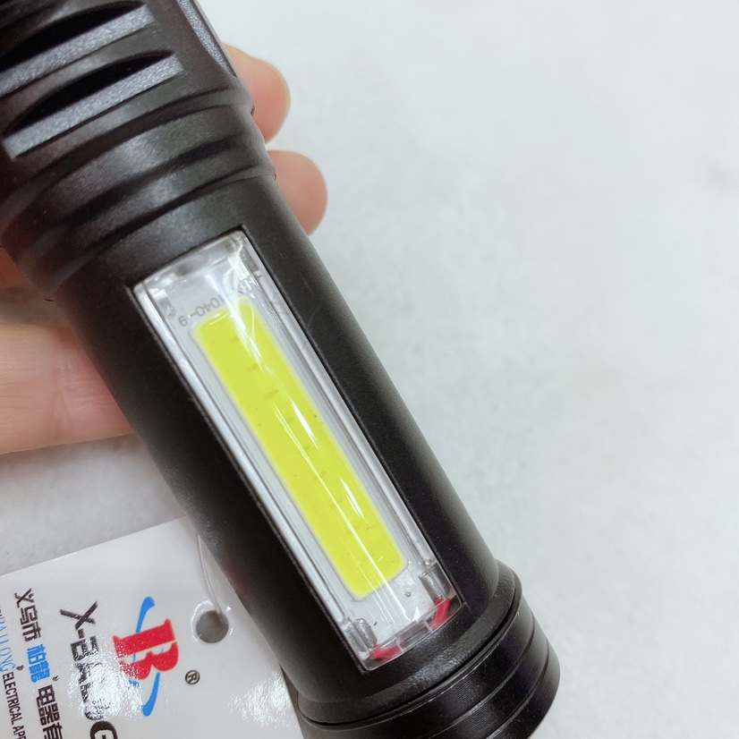 LED面板灯实物图