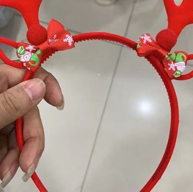 Christmas Bow Long Antler Headband Application Scenario
