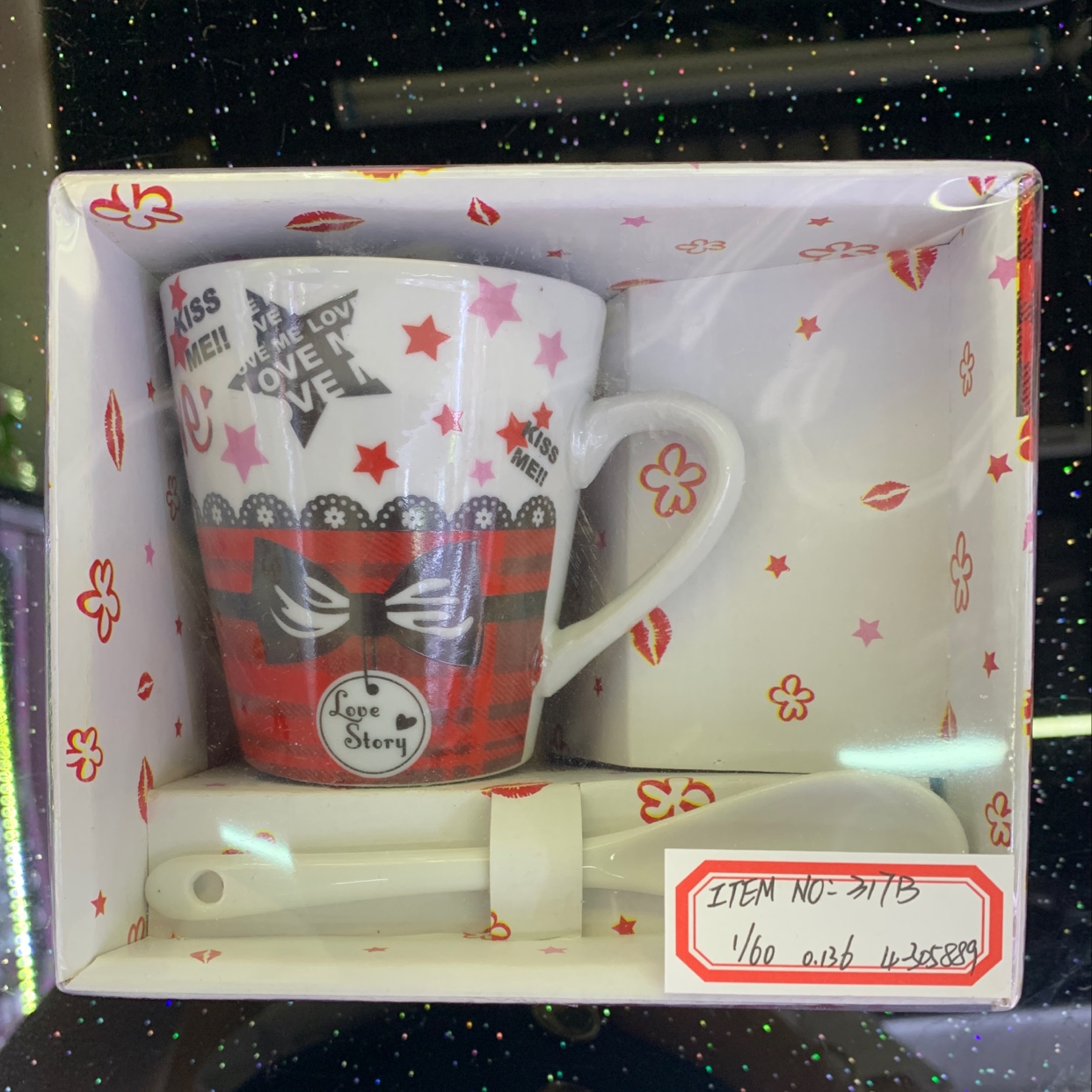 The 317B Valentine's Day couple cup set, a bestseller in foreign trade, features one cup and one spoonful Specification image
