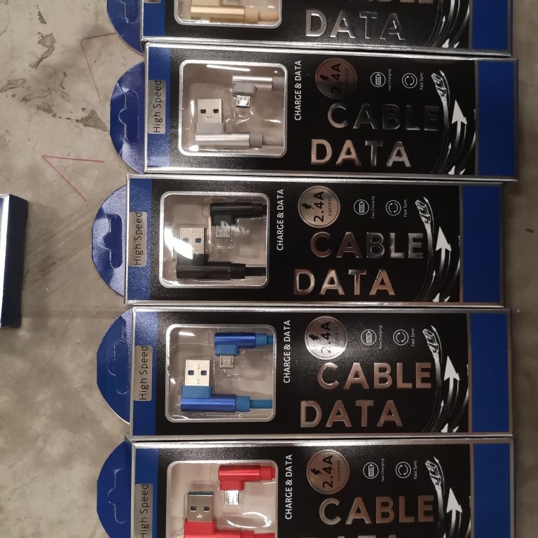 Double-curved Android charging cable Application Scenario