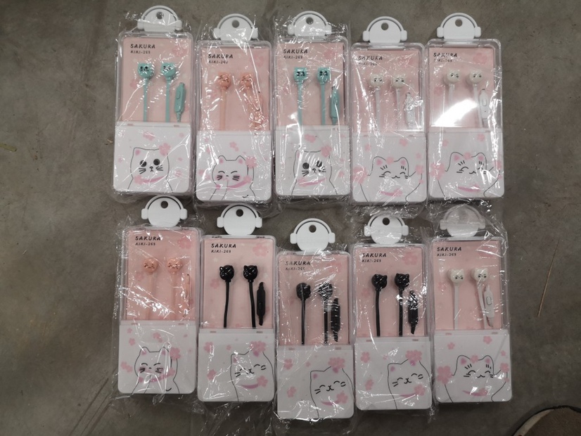 Cartoon headphones details Picture